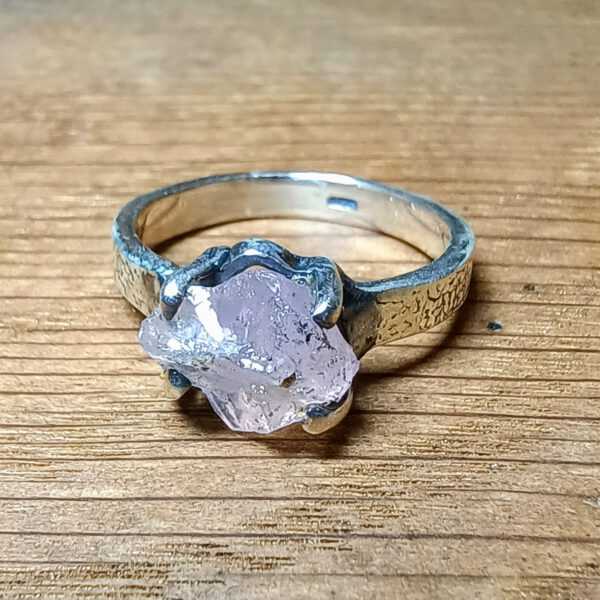 Zilveren Ring met Ruwe Rozenkwarts De Bloesem van Liefde (1)